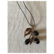 hand made necklace olives(black)